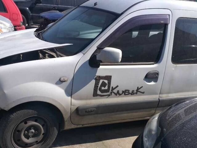 Белый Рено Кенгу, объемом двигателя 1.5 л и пробегом 220 тыс. км за 1580 $, фото 1 на Automoto.ua