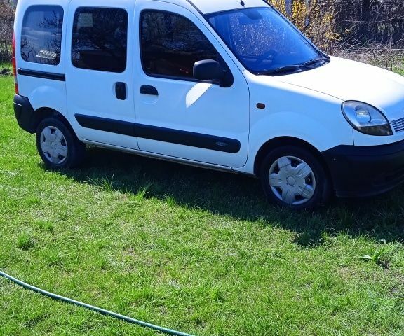 Белый Рено Кенгу, объемом двигателя 1.5 л и пробегом 32 тыс. км за 3700 $, фото 1 на Automoto.ua