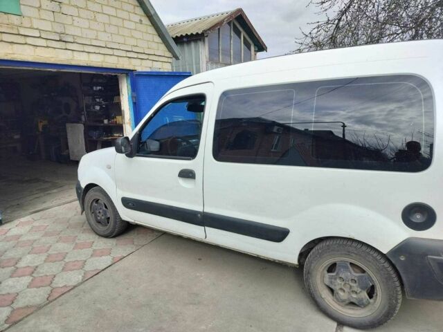 Білий Рено Кєнгу, об'ємом двигуна 1.5 л та пробігом 200 тис. км за 4500 $, фото 1 на Automoto.ua