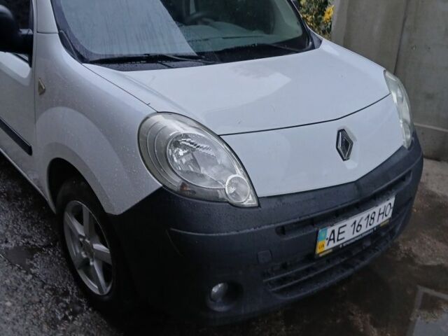 Белый Рено Кенгу, объемом двигателя 1.5 л и пробегом 212 тыс. км за 6000 $, фото 1 на Automoto.ua