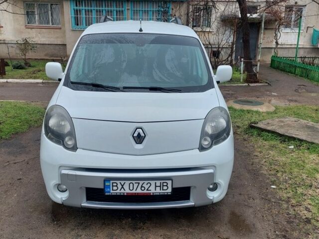 Белый Рено Кенгу, объемом двигателя 1.6 л и пробегом 250 тыс. км за 7900 $, фото 1 на Automoto.ua