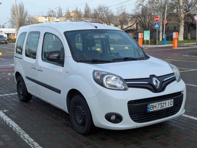 Белый Рено Кенгу, объемом двигателя 1.5 л и пробегом 205 тыс. км за 7500 $, фото 1 на Automoto.ua