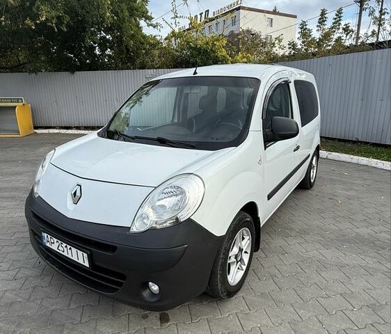 Білий Рено Кєнгу, об'ємом двигуна 1.5 л та пробігом 220 тис. км за 6710 $, фото 1 на Automoto.ua