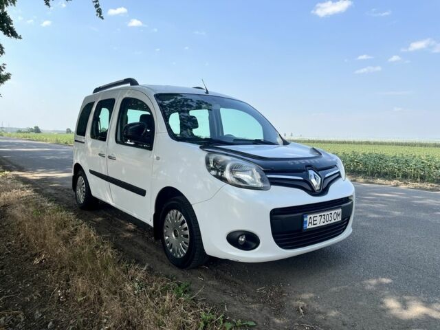 Белый Рено Кенгу, объемом двигателя 1.5 л и пробегом 240 тыс. км за 10500 $, фото 1 на Automoto.ua