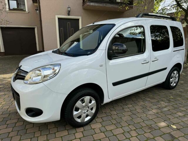 Белый Рено Кенгу, объемом двигателя 0 л и пробегом 220 тыс. км за 10800 $, фото 1 на Automoto.ua