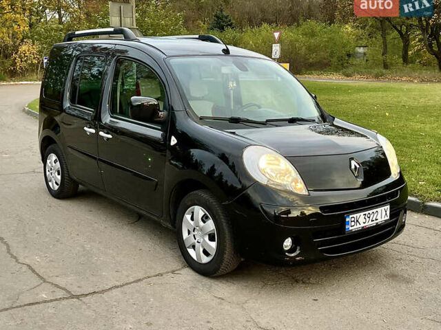 Черный Рено Кенгу, объемом двигателя 1.6 л и пробегом 178 тыс. км за 8750 $, фото 1 на Automoto.ua