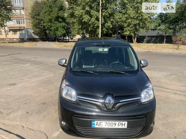 Черный Рено Кенгу, объемом двигателя 1.5 л и пробегом 315 тыс. км за 9900 $, фото 1 на Automoto.ua