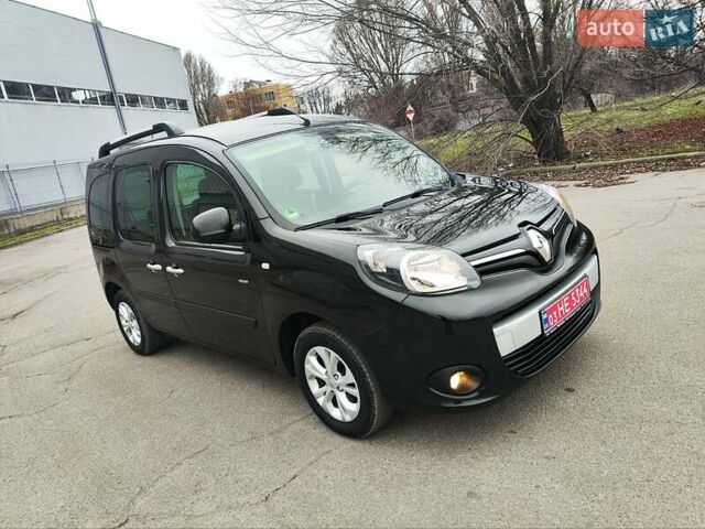 Черный Рено Кенгу, объемом двигателя 1.5 л и пробегом 179 тыс. км за 13300 $, фото 1 на Automoto.ua