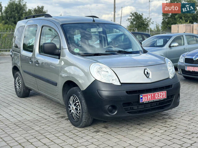 Коричневый Рено Кенгу, объемом двигателя 1.6 л и пробегом 189 тыс. км за 7800 $, фото 1 на Automoto.ua