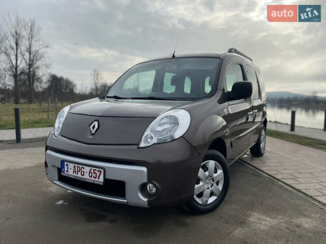 Коричневий Рено Кєнгу, об'ємом двигуна 1.5 л та пробігом 228 тис. км за 8950 $, фото 1 на Automoto.ua