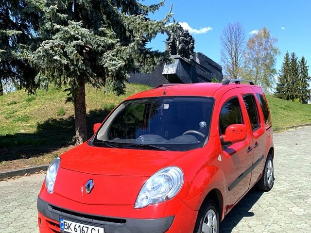Красный Рено Кенгу, объемом двигателя 1.5 л и пробегом 240 тыс. км за 6500 $, фото 1 на Automoto.ua