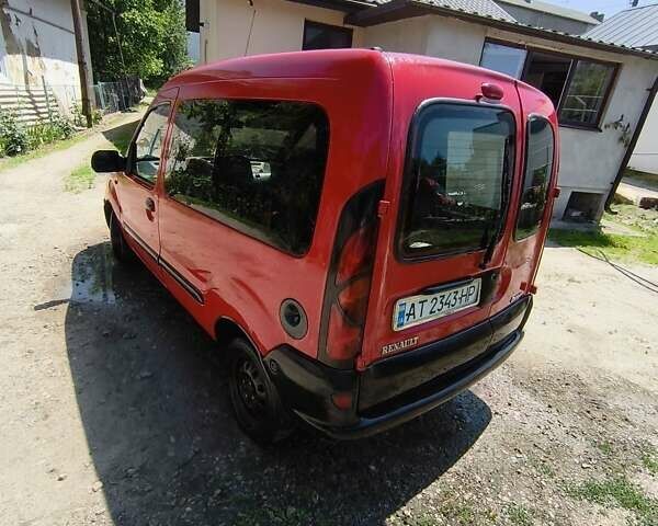 Красный Рено Кенгу, объемом двигателя 1.4 л и пробегом 275 тыс. км за 2600 $, фото 1 на Automoto.ua