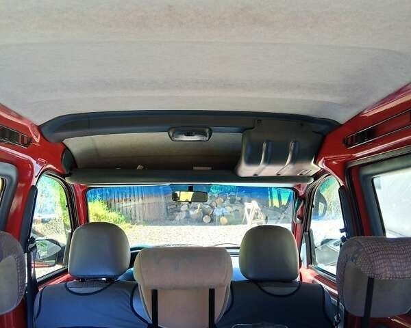 Красный Рено Кенгу, объемом двигателя 1.4 л и пробегом 270 тыс. км за 3500 $, фото 1 на Automoto.ua