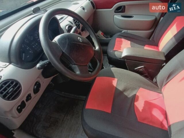 Красный Рено Кенгу, объемом двигателя 1.87 л и пробегом 310 тыс. км за 3500 $, фото 1 на Automoto.ua