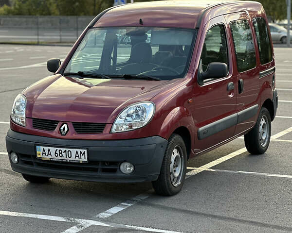 Красный Рено Кенгу, объемом двигателя 1.39 л и пробегом 113 тыс. км за 4300 $, фото 1 на Automoto.ua