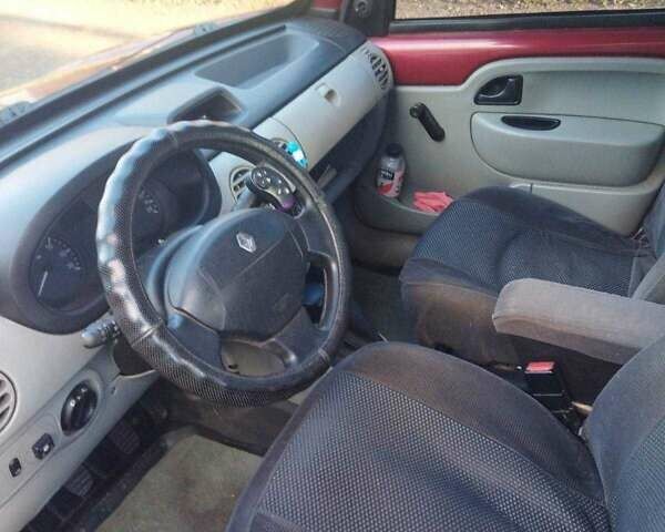 Красный Рено Кенгу, объемом двигателя 1.4 л и пробегом 250 тыс. км за 4000 $, фото 1 на Automoto.ua