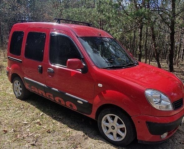 Красный Рено Кенгу, объемом двигателя 1.5 л и пробегом 350 тыс. км за 4550 $, фото 1 на Automoto.ua