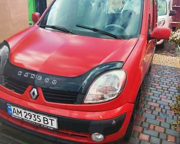 Красный Рено Кенгу, объемом двигателя 1.39 л и пробегом 200 тыс. км за 4500 $, фото 1 на Automoto.ua