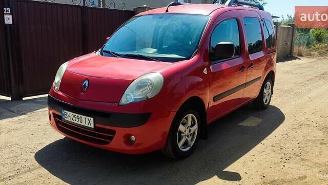 Красный Рено Кенгу, объемом двигателя 1.5 л и пробегом 290 тыс. км за 8150 $, фото 1 на Automoto.ua