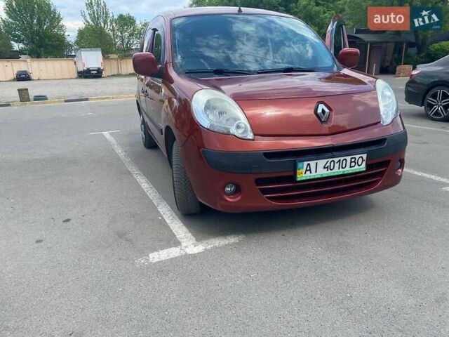 Красный Рено Кенгу, объемом двигателя 1.6 л и пробегом 257 тыс. км за 6800 $, фото 1 на Automoto.ua