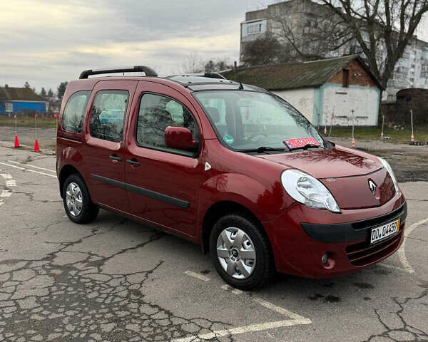 Красный Рено Кенгу, объемом двигателя 1.6 л и пробегом 178 тыс. км за 7700 $, фото 1 на Automoto.ua