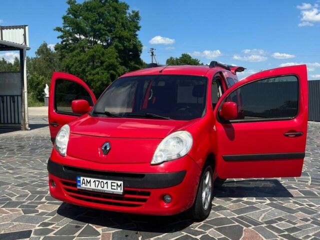 Красный Рено Кенгу, объемом двигателя 1.6 л и пробегом 155 тыс. км за 6500 $, фото 1 на Automoto.ua