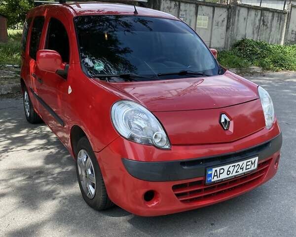 Красный Рено Кенгу, объемом двигателя 0 л и пробегом 263 тыс. км за 7200 $, фото 1 на Automoto.ua