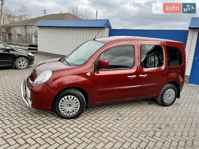 Червоний Рено Кєнгу, об'ємом двигуна 1.5 л та пробігом 265 тис. км за 8100 $, фото 1 на Automoto.ua