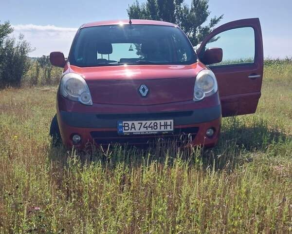 Красный Рено Кенгу, объемом двигателя 1.6 л и пробегом 240 тыс. км за 7800 $, фото 1 на Automoto.ua