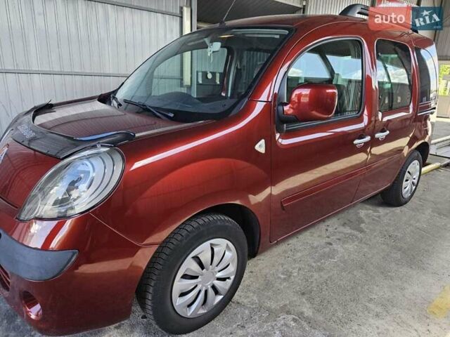 Красный Рено Кенгу, объемом двигателя 1.5 л и пробегом 184 тыс. км за 8300 $, фото 1 на Automoto.ua