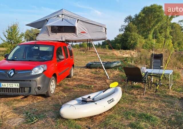 Красный Рено Кенгу, объемом двигателя 0 л и пробегом 201 тыс. км за 17500 $, фото 1 на Automoto.ua