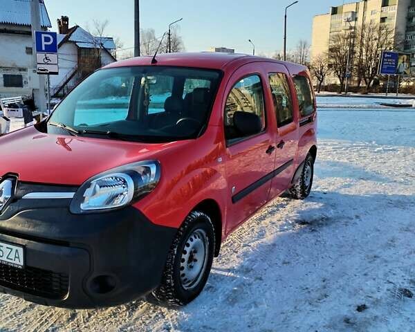Красный Рено Кенгу, объемом двигателя 0 л и пробегом 98 тыс. км за 10900 $, фото 1 на Automoto.ua