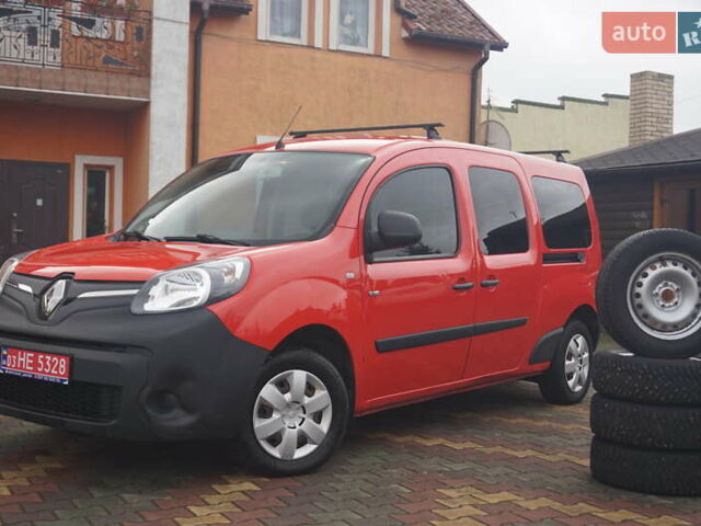 Рено Кенгу 2019 в Самборе на Automoto.ua Красный Рено Кенгу, объемом двигателя 0 л и пробегом 76 тыс. км за 11000 $, фото 1 на Automoto.ua