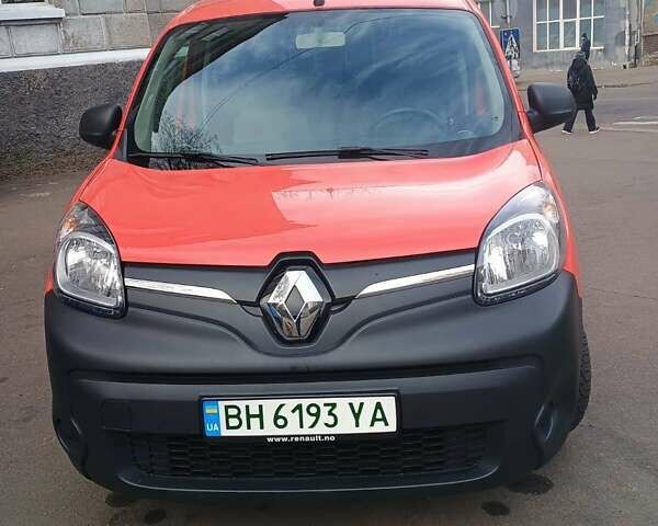 Красный Рено Кенгу, объемом двигателя 0 л и пробегом 76 тыс. км за 15200 $, фото 1 на Automoto.ua