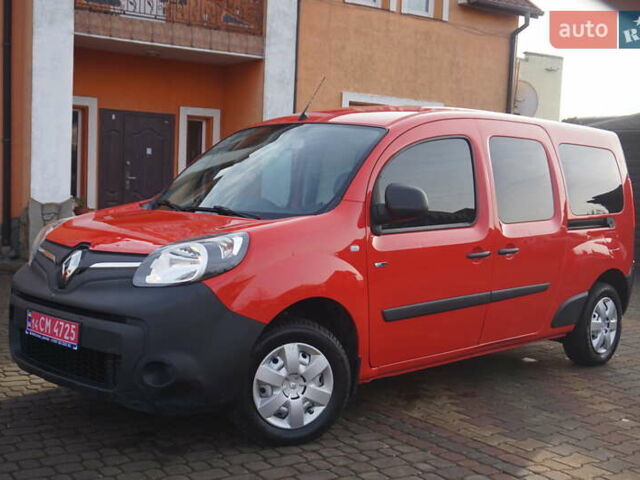 Красный Рено Кенгу, объемом двигателя 0 л и пробегом 34 тыс. км за 12000 $, фото 1 на Automoto.ua
