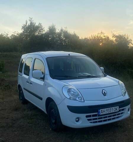 Рено Кенгу, объемом двигателя 1.6 л и пробегом 318 тыс. км за 6300 $, фото 1 на Automoto.ua