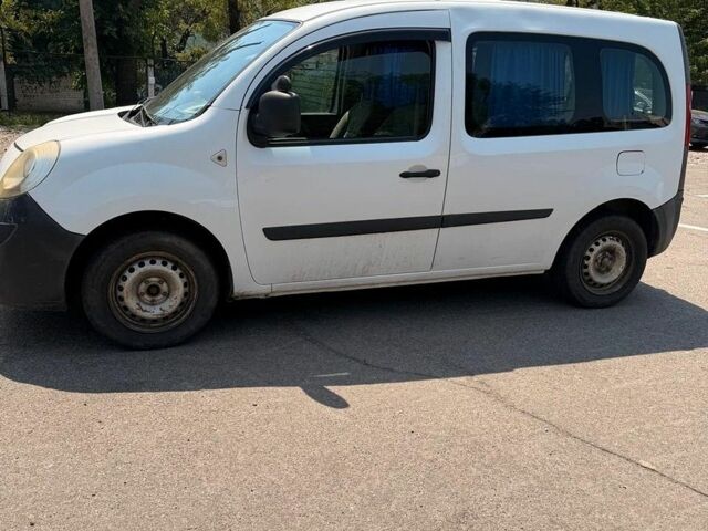 Рено Кенгу, объемом двигателя 1.5 л и пробегом 252 тыс. км за 4500 $, фото 1 на Automoto.ua