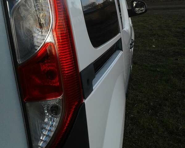 Рено Кенгу, объемом двигателя 1.5 л и пробегом 186 тыс. км за 9400 $, фото 1 на Automoto.ua