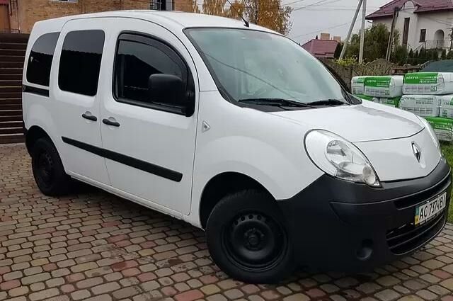 Білий Рено Кенгу пас., об'ємом двигуна 1.5 л та пробігом 83 тис. км за 2200 $, фото 1 на Automoto.ua