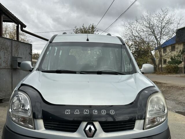 Серый Рено Кенгу пасс., объемом двигателя 1.4 л и пробегом 307 тыс. км за 3999 $, фото 1 на Automoto.ua