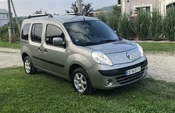 Серый Рено Кенгу пасс., объемом двигателя 1.5 л и пробегом 72 тыс. км за 3000 $, фото 1 на Automoto.ua