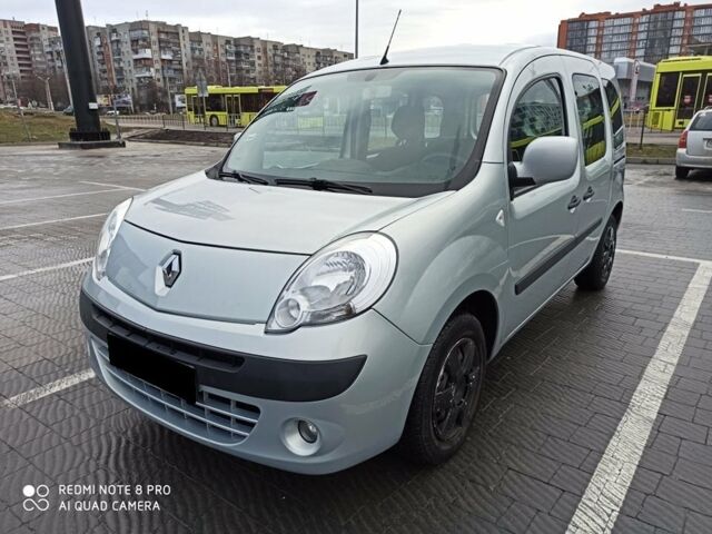 Серый Рено Кенгу пасс., объемом двигателя 1.5 л и пробегом 90 тыс. км за 7900 $, фото 1 на Automoto.ua