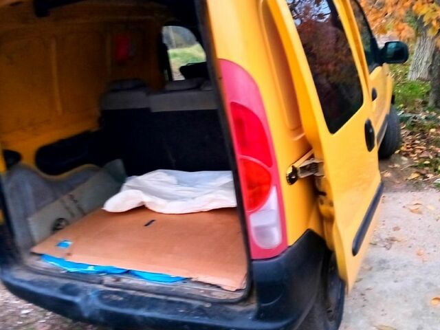 Желтый Рено Кенгу, объемом двигателя 1.9 л и пробегом 454 тыс. км за 1800 $, фото 1 на Automoto.ua