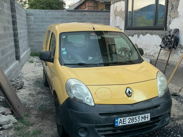 Желтый Рено Кенгу, объемом двигателя 0 л и пробегом 161 тыс. км за 3700 $, фото 1 на Automoto.ua