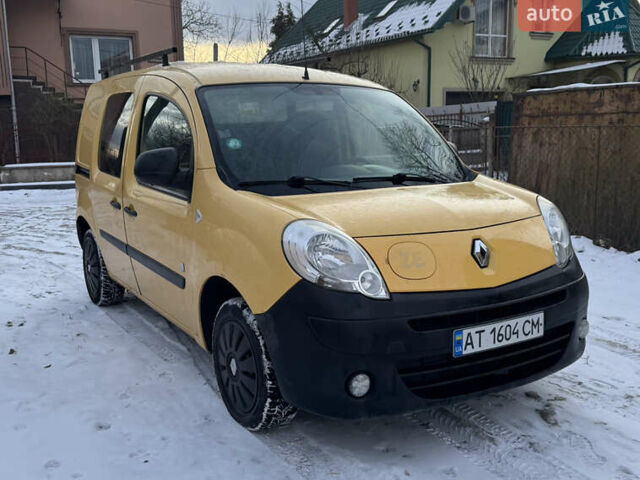 Желтый Рено Кенгу, объемом двигателя 0 л и пробегом 216 тыс. км за 4300 $, фото 1 на Automoto.ua