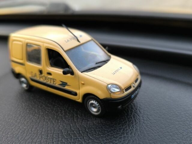 Желтый Рено Кенгу, объемом двигателя 1.5 л и пробегом 320 тыс. км за 4400 $, фото 1 на Automoto.ua