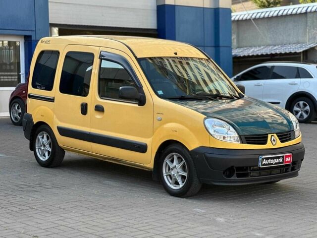 Желтый Рено Кенгу, объемом двигателя 1.5 л и пробегом 260 тыс. км за 4580 $, фото 1 на Automoto.ua