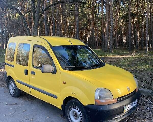 Желтый Рено Кенгу, объемом двигателя 1.9 л и пробегом 280 тыс. км за 3300 $, фото 1 на Automoto.ua