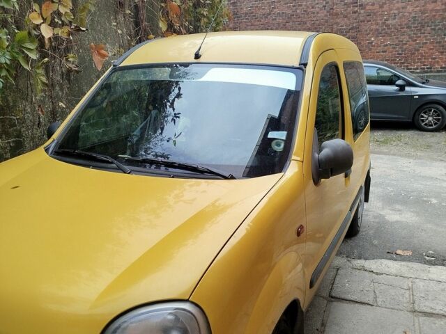 Желтый Рено Кенгу, объемом двигателя 1.9 л и пробегом 224 тыс. км за 3400 $, фото 1 на Automoto.ua