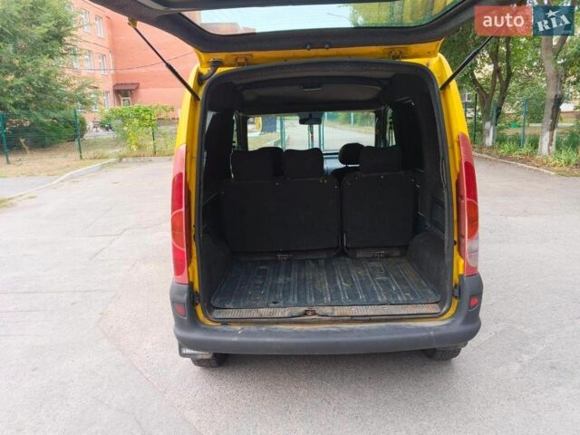 Желтый Рено Кенгу, объемом двигателя 1.9 л и пробегом 370 тыс. км за 2900 $, фото 1 на Automoto.ua